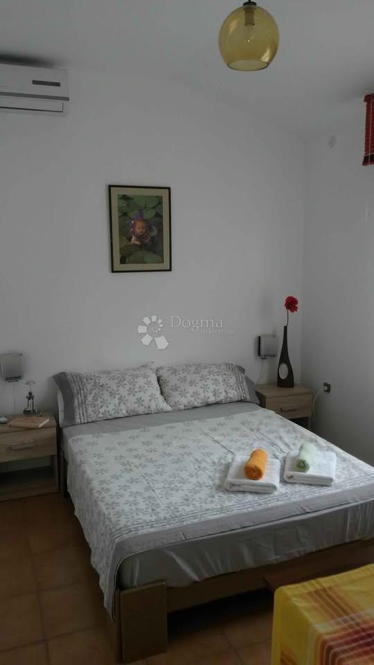 Casa a un piano con piscina in un tranquillo sobborgo di Rovigno