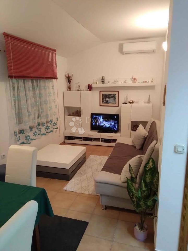 Casa a un piano con piscina in un tranquillo sobborgo di Rovigno