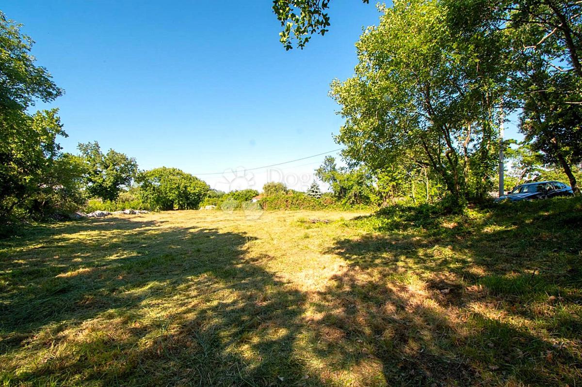 Terreno edificabile in un villaggio tranquillo - Comune di Marčana