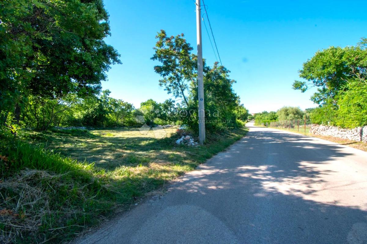 Terreno edificabile in un villaggio tranquillo - Comune di Marčana