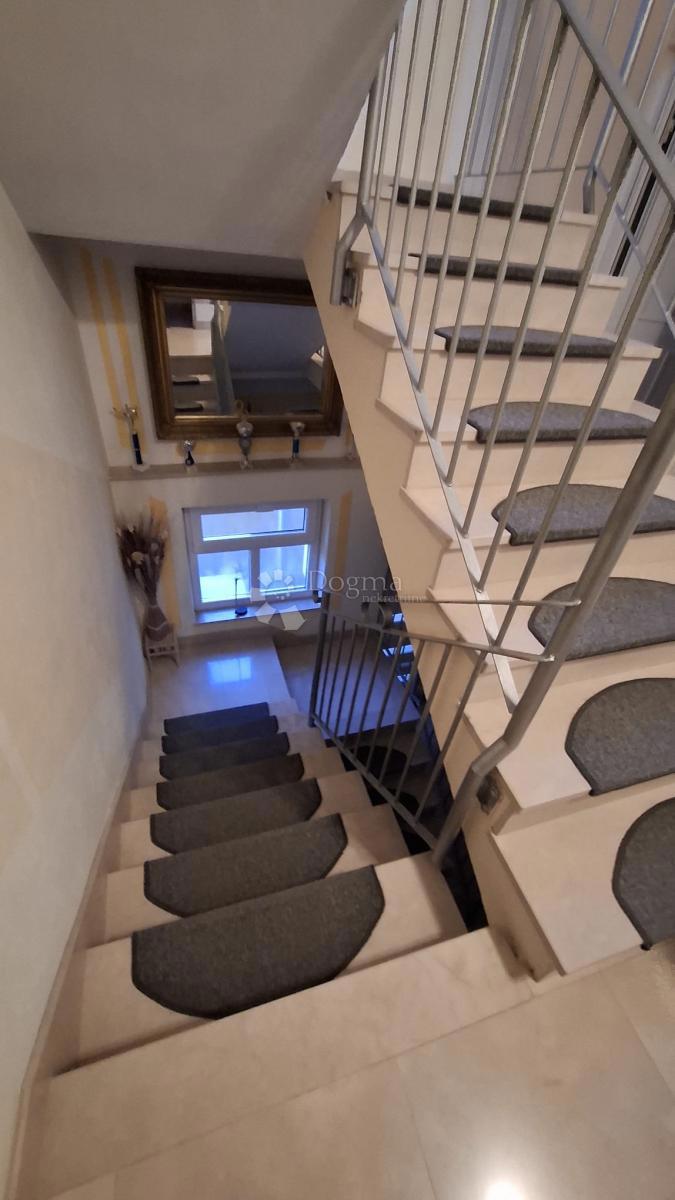 Casa Posedarje, 500m2