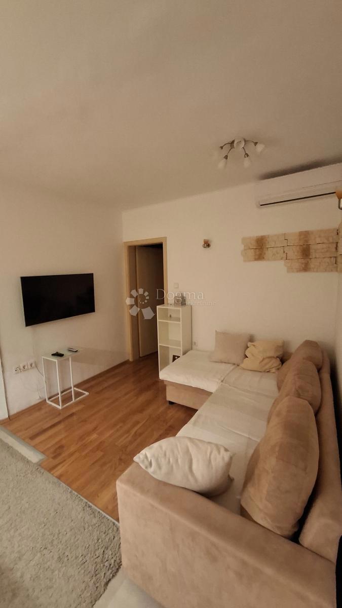 Casa Posedarje, 500m2