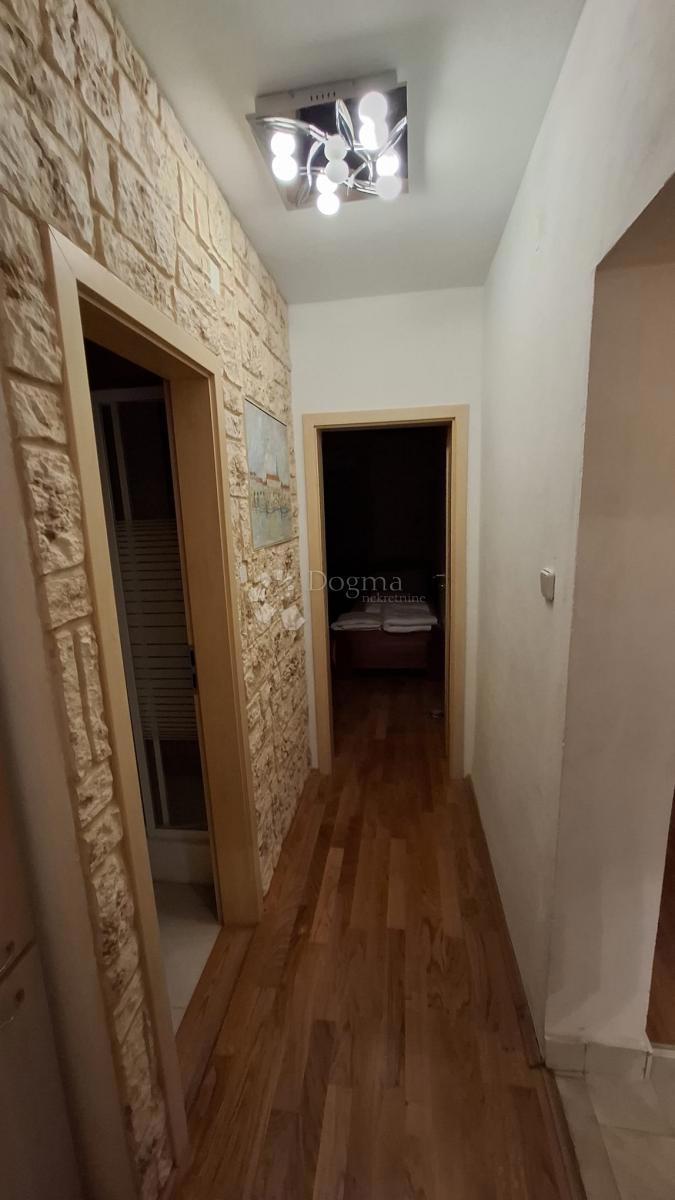 Casa Posedarje, 500m2