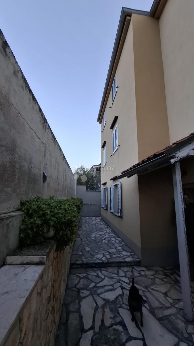 Casa Posedarje, 500m2