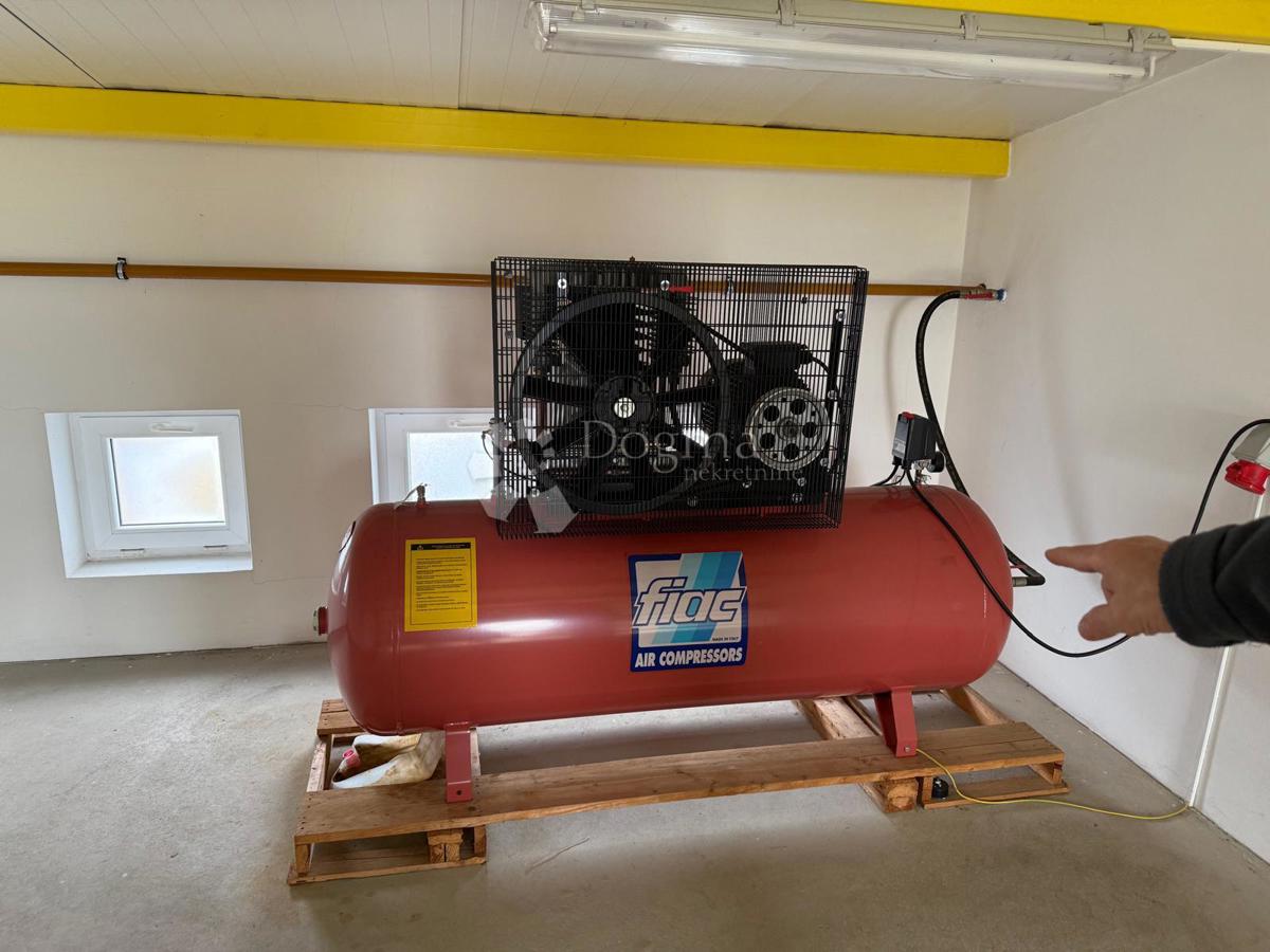 Locale commerciale Celine, Podturen, 245m2