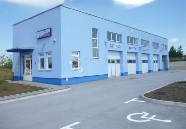 Locale commerciale Celine, Podturen, 245m2