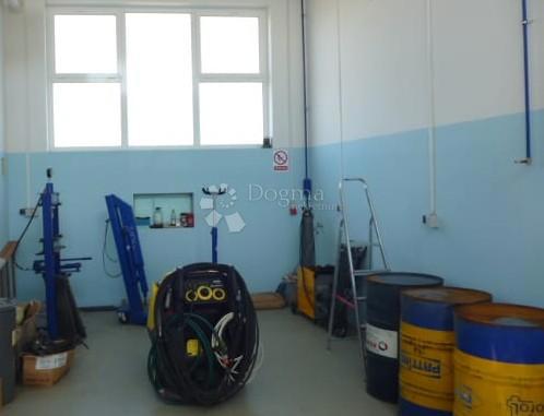 Locale commerciale Celine, Podturen, 245m2