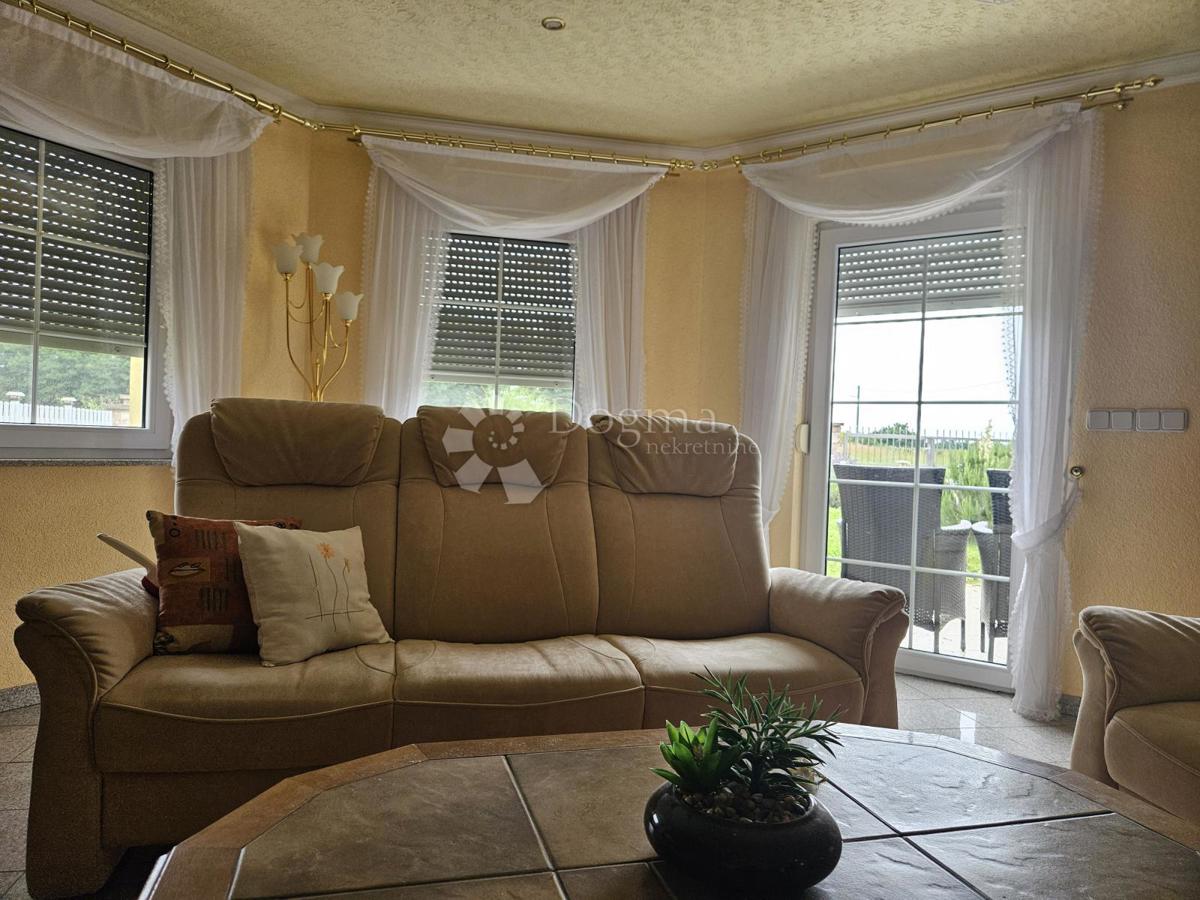 Casa Majerje, Petrijanec, 176m2