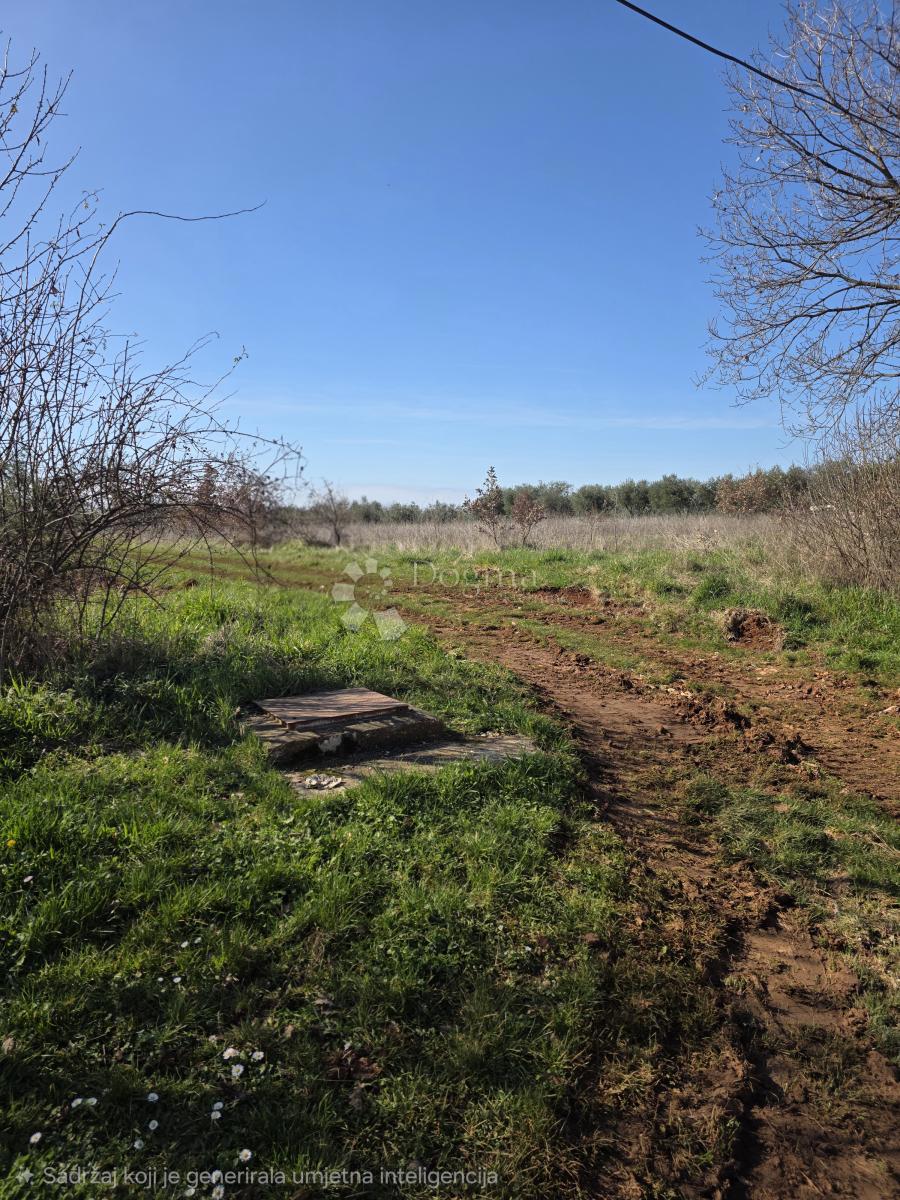 Terreno edificabile Kaštelir, Kaštelir-Labinci, 599m2