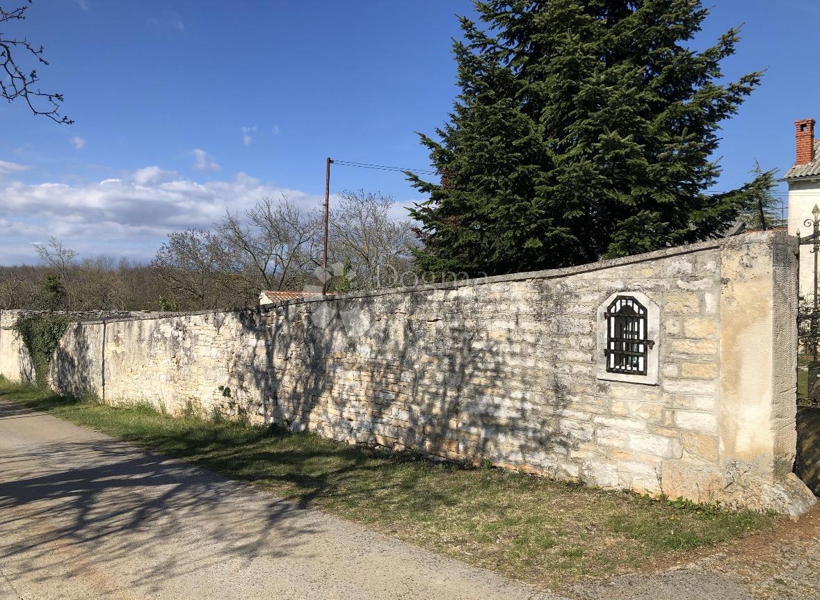 ANTICHITO ISTRIANO CON PERMESSO DI COSTRUZIONE E PROGETTO ATTRAENTE – Sveti Petar u Šumi