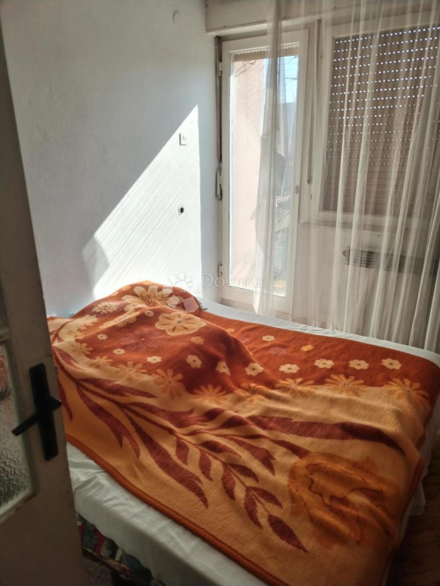 Casa Popović Brdo, Karlovac - Okolica, 260m2