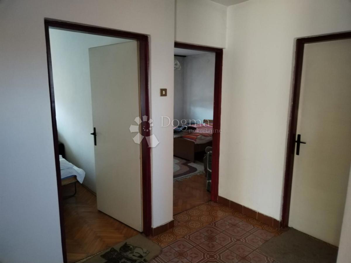 Casa Popović Brdo, Karlovac - Okolica, 260m2