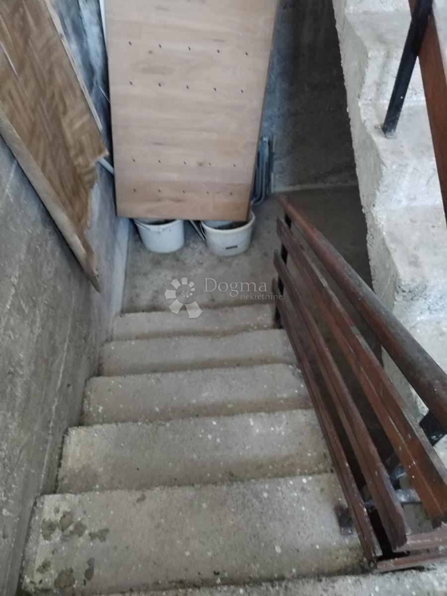 Casa Popović Brdo, Karlovac - Okolica, 260m2