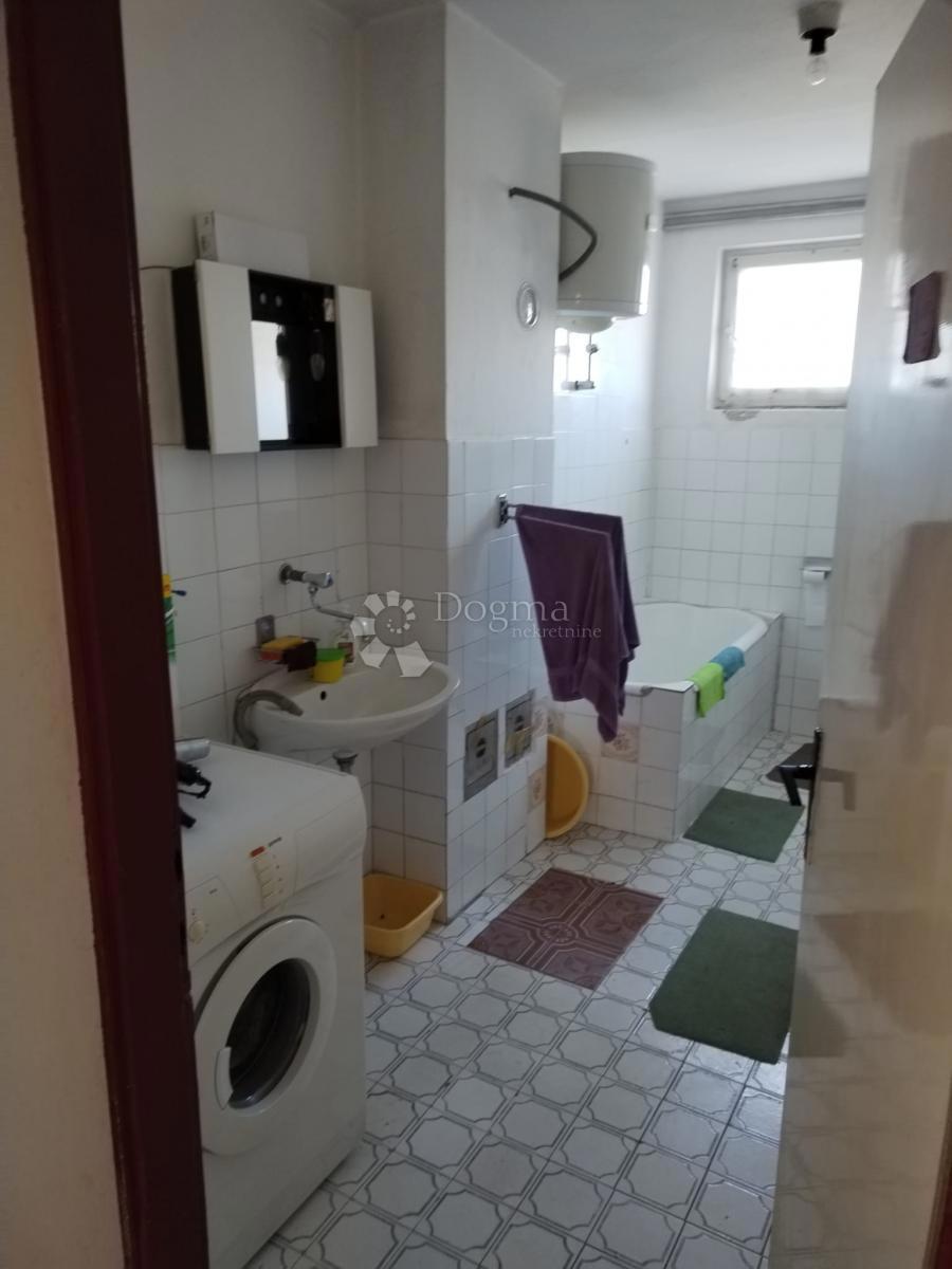 Casa Popović Brdo, Karlovac - Okolica, 260m2