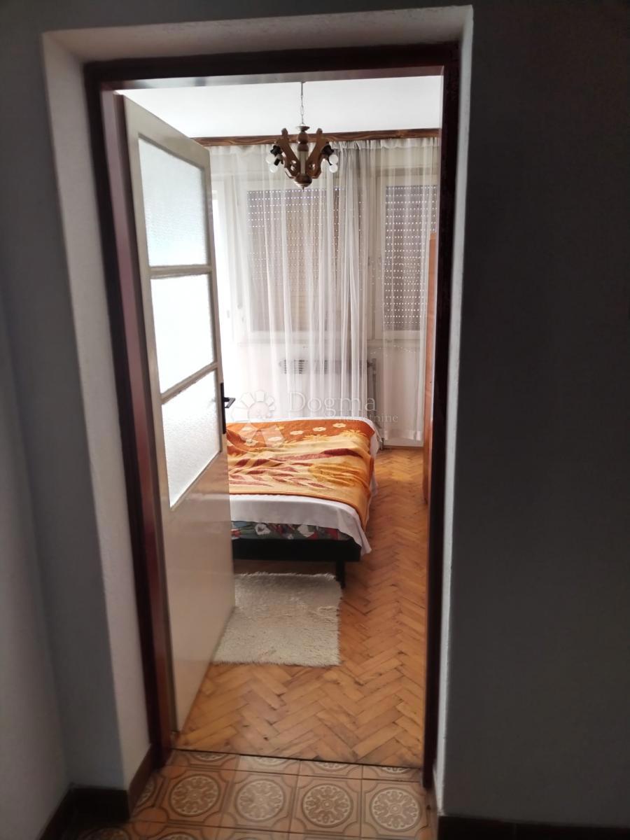 Casa Popović Brdo, Karlovac - Okolica, 260m2