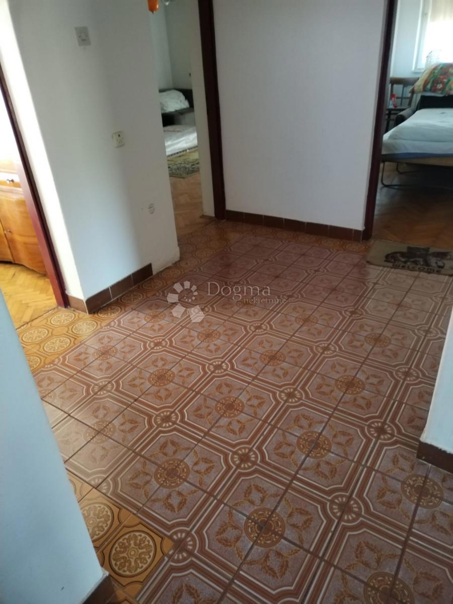 Casa Popović Brdo, Karlovac - Okolica, 260m2