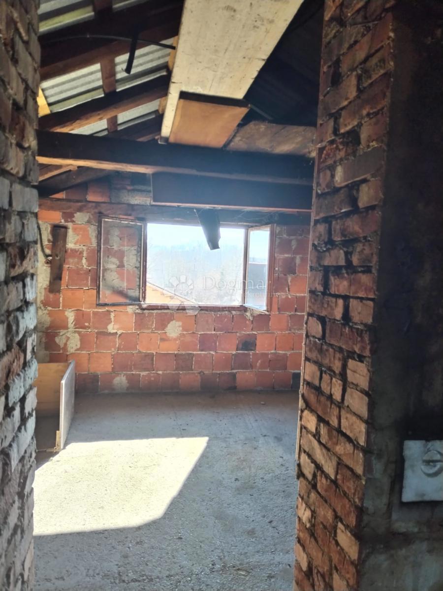 Casa Popović Brdo, Karlovac - Okolica, 260m2