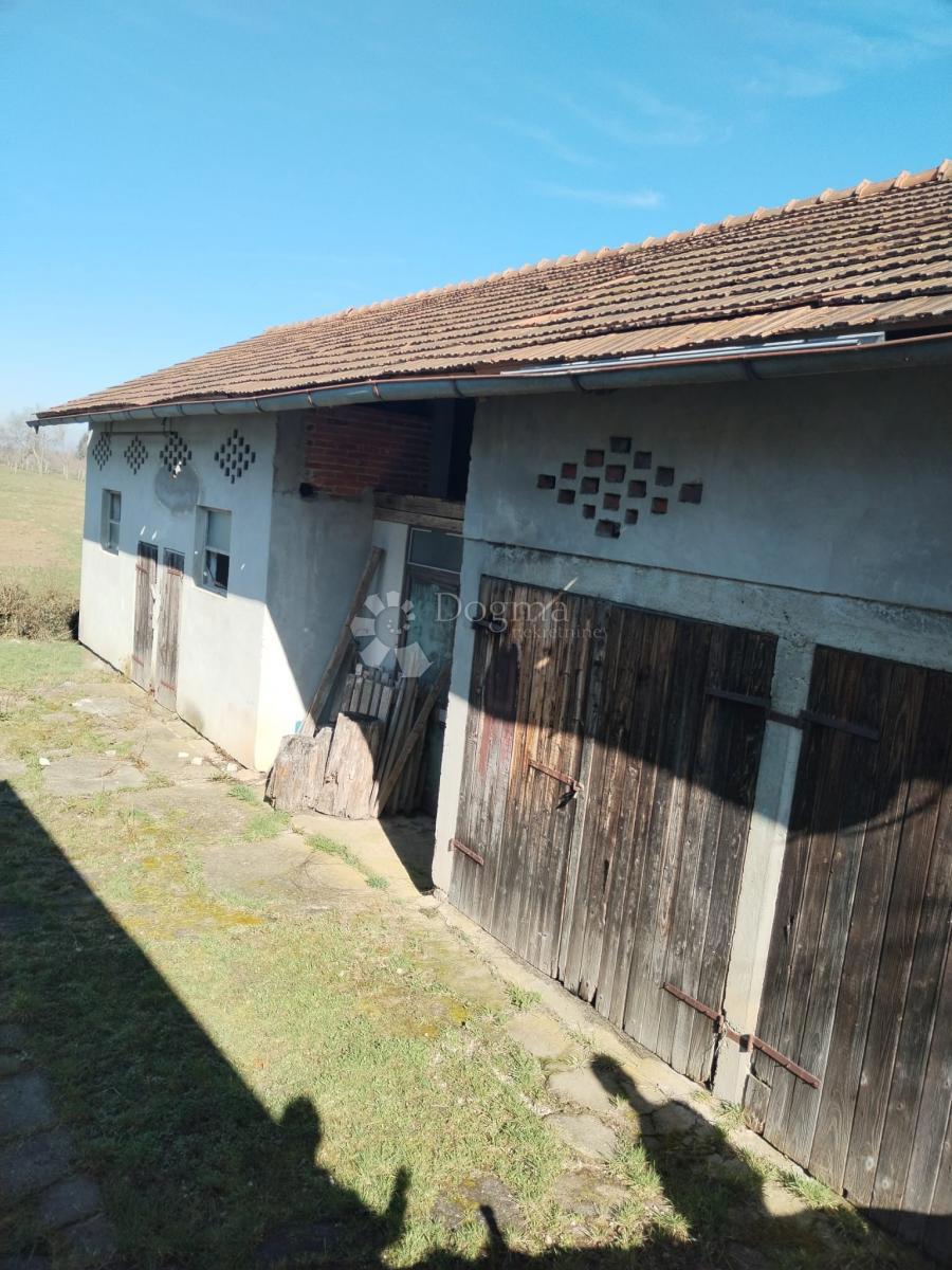 Casa Popović Brdo, Karlovac - Okolica, 260m2