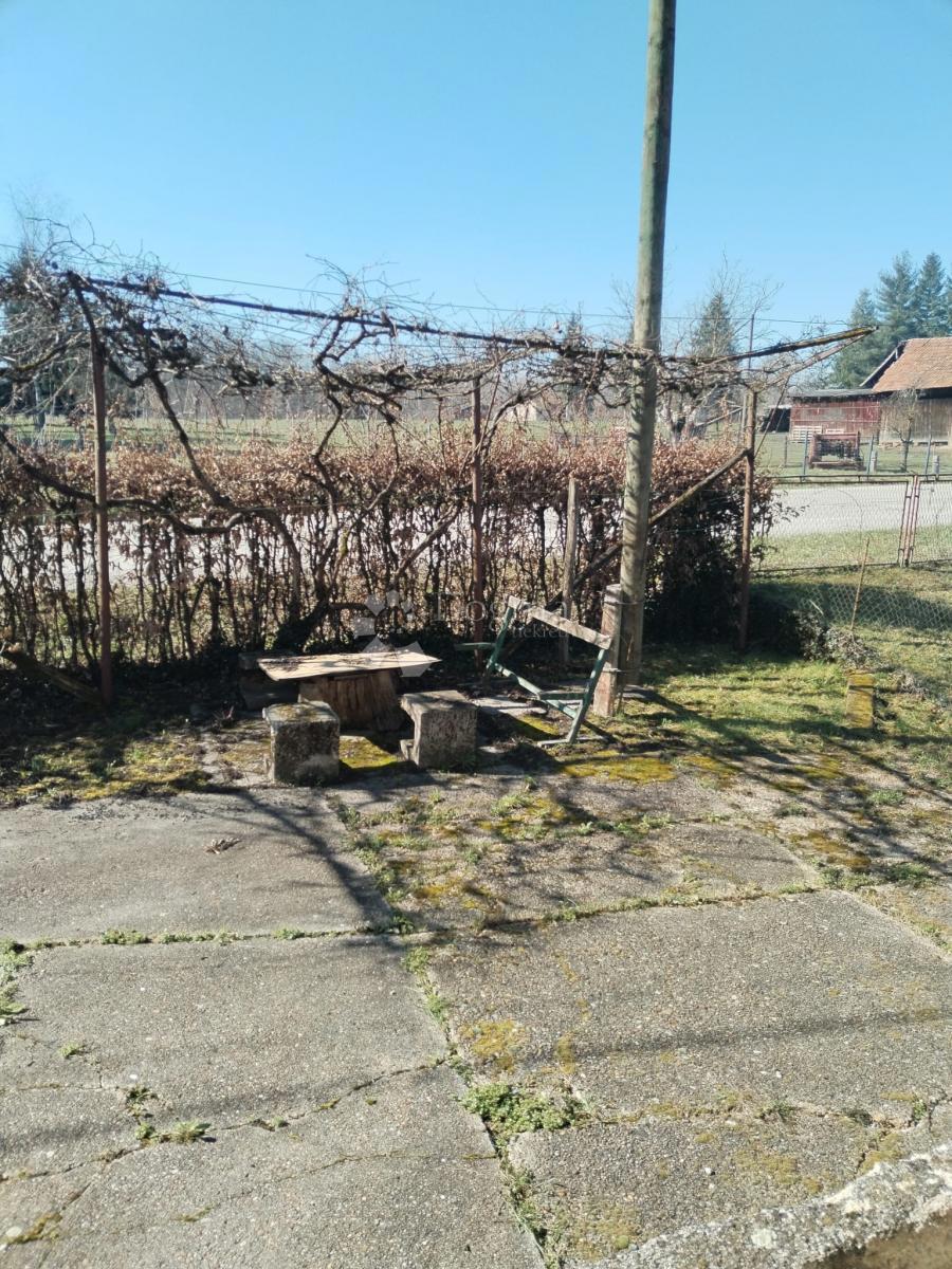 Casa Popović Brdo, Karlovac - Okolica, 260m2