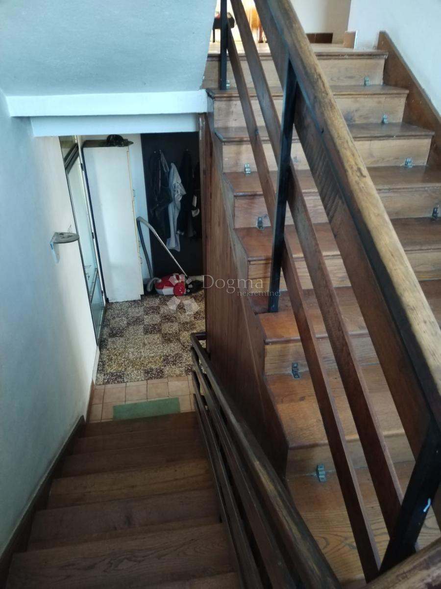 Casa Popović Brdo, Karlovac - Okolica, 260m2