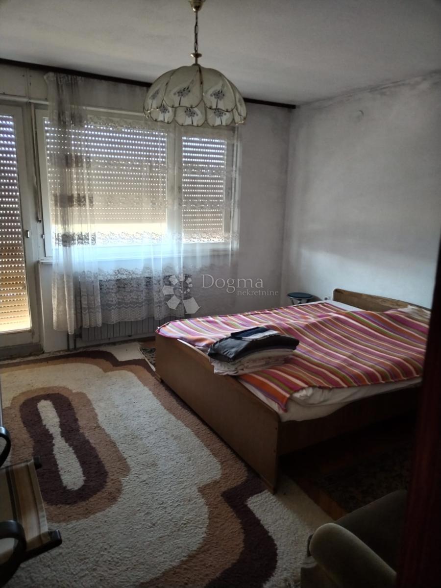 Casa Popović Brdo, Karlovac - Okolica, 260m2