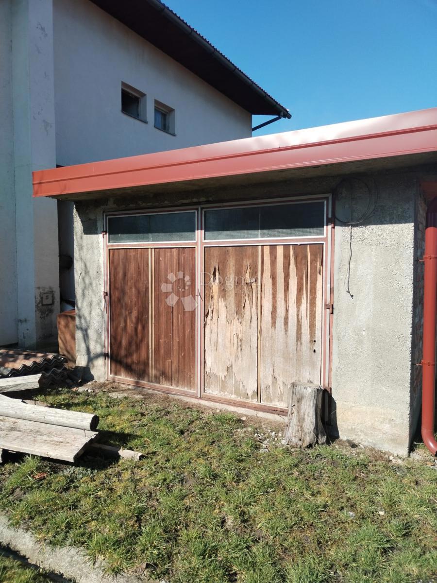 Casa Popović Brdo, Karlovac - Okolica, 260m2