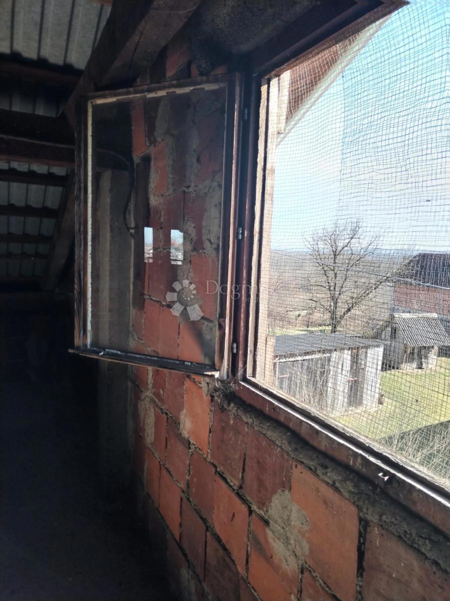 Casa Popović Brdo, Karlovac - Okolica, 260m2