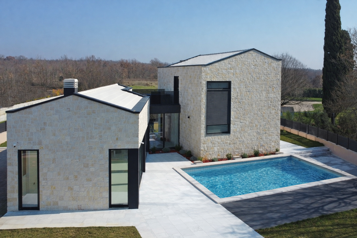 BELLA VILLA MODERNA NEI DINTORNI DI PARENZO