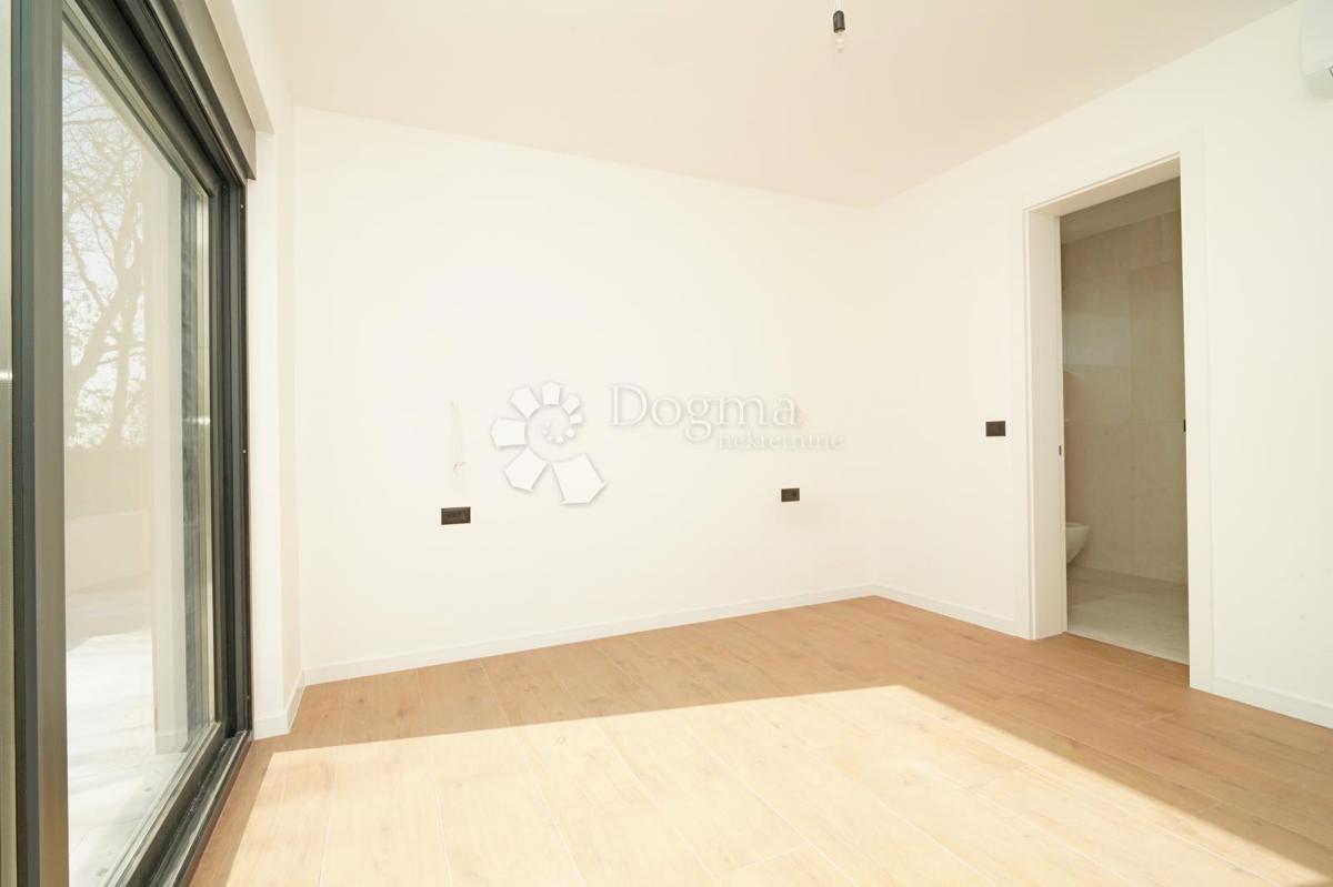 BELLA VILLA MODERNA NEI DINTORNI DI PARENZO