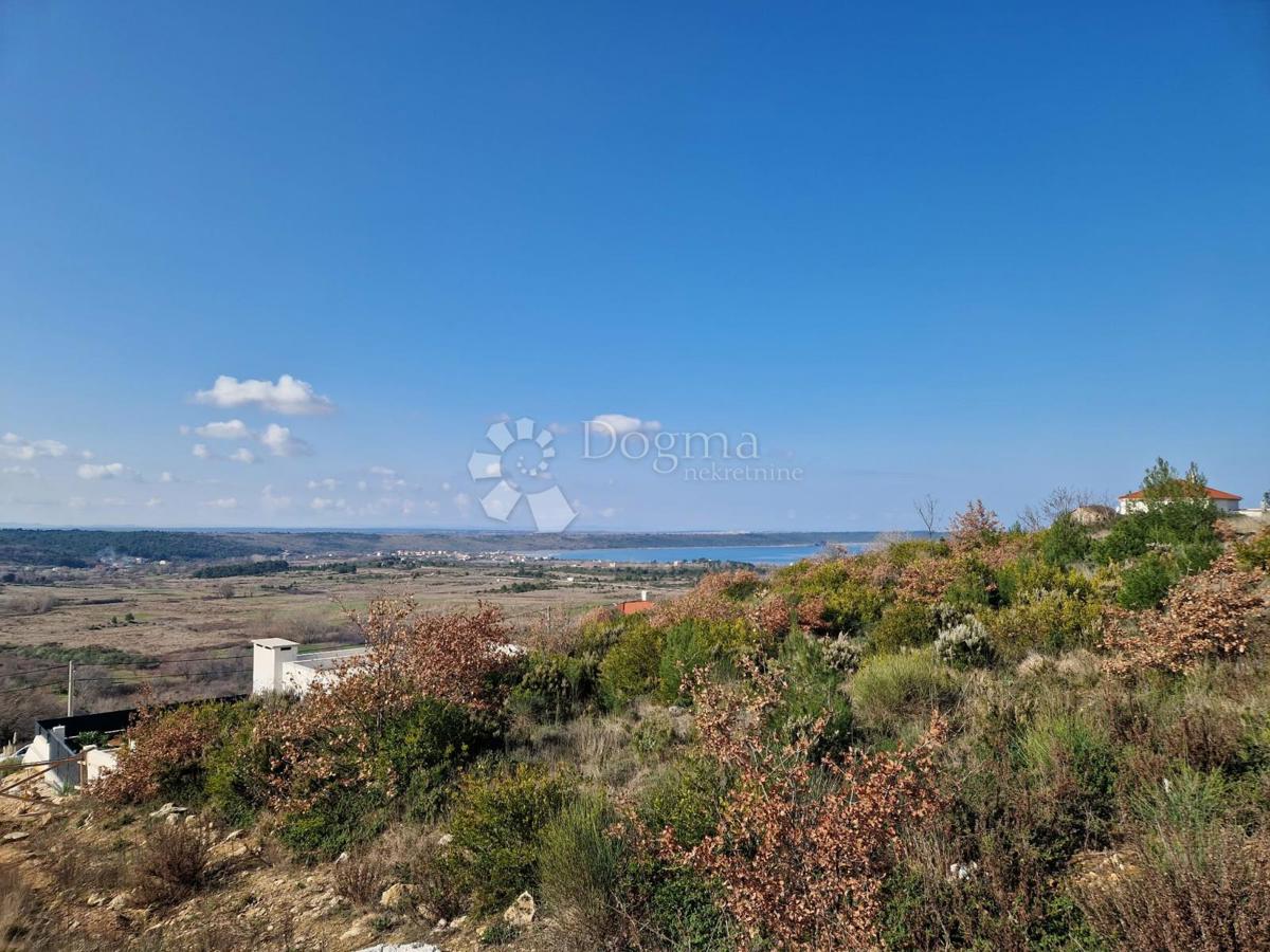 Terreno edificabile Radovin, Ražanac, 500m2