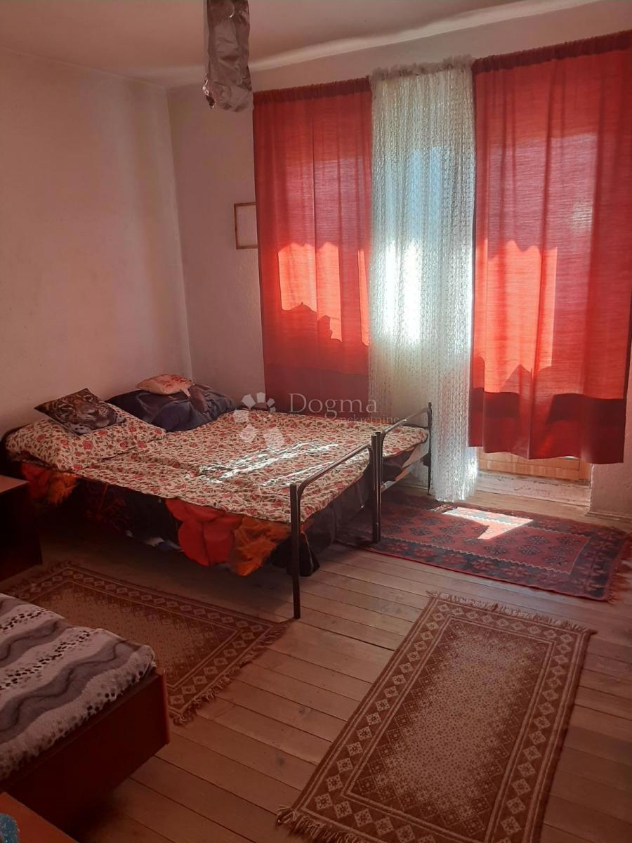 Casa Donji Lapac, 250m2