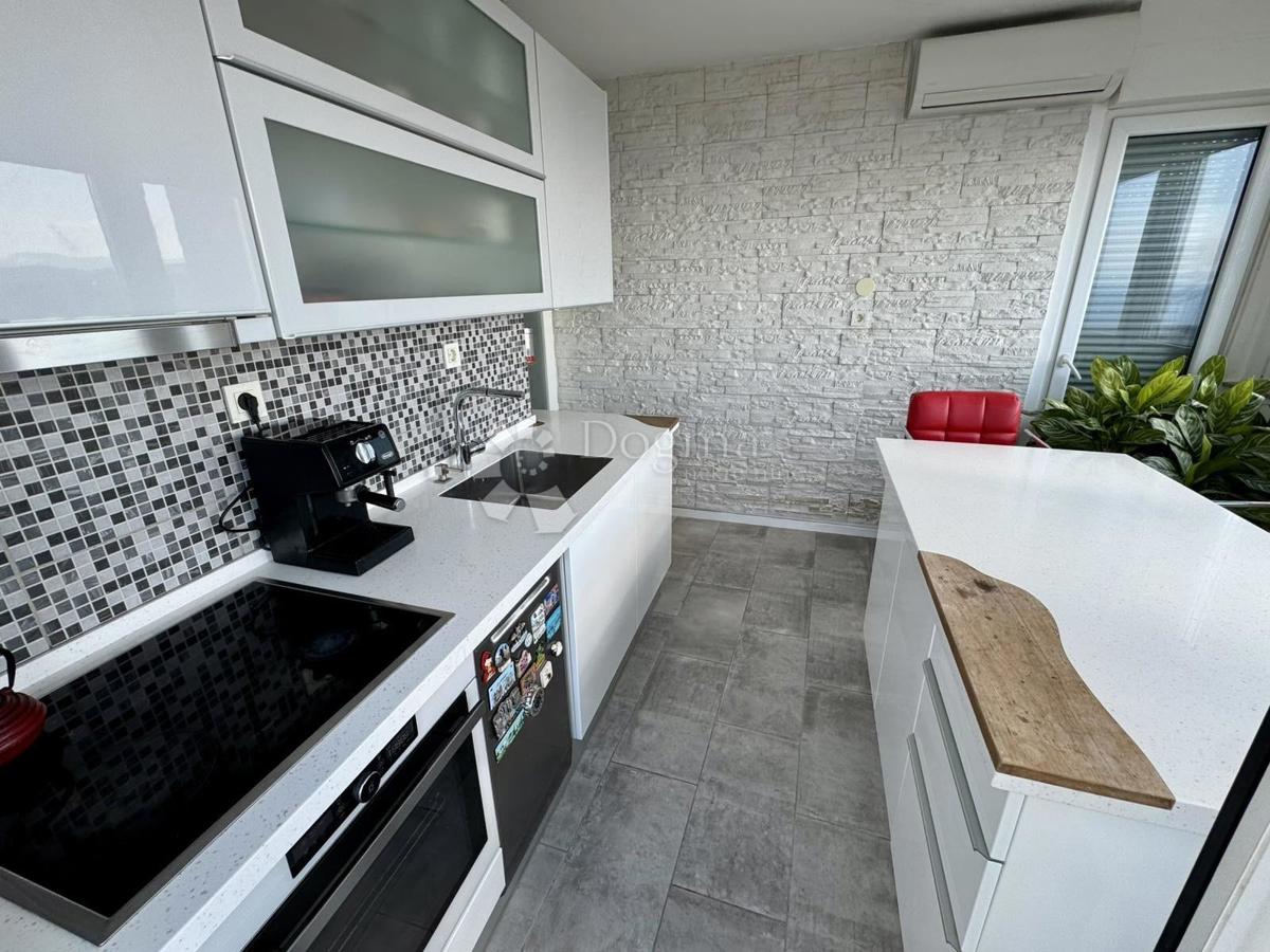 Allogio Turnić, Rijeka, 64m2