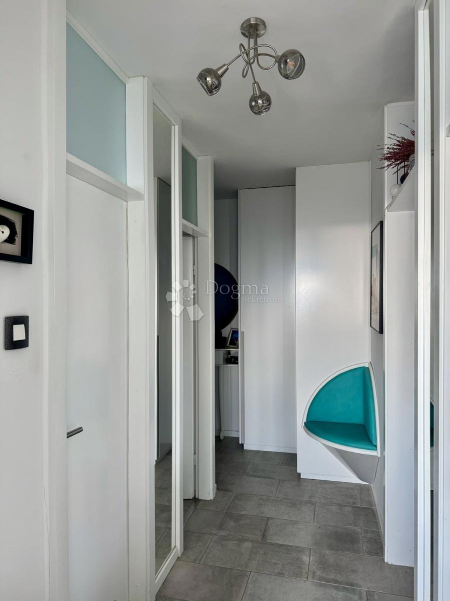 Allogio Turnić, Rijeka, 64m2