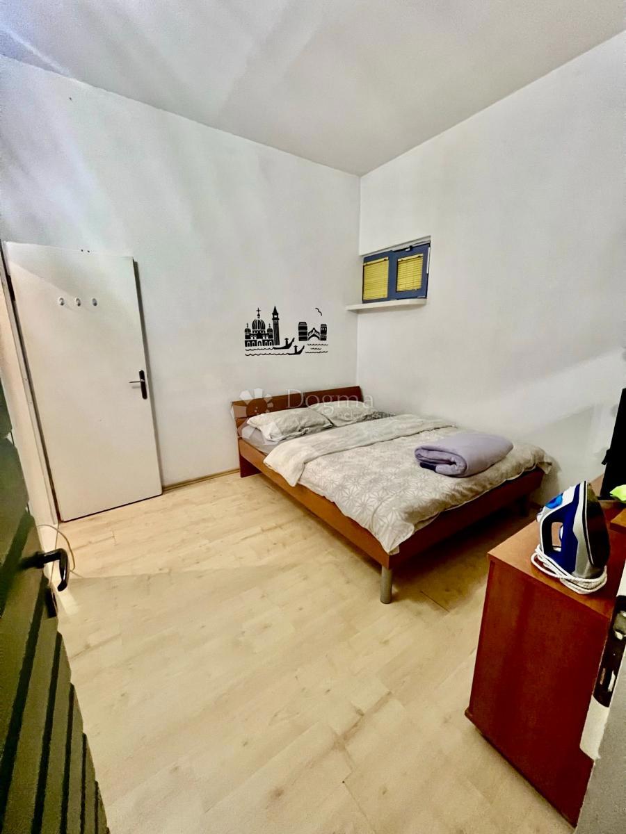 Locale commerciale Strožanac, Podstrana, 82,60m2