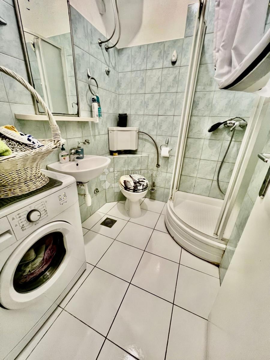 Locale commerciale Strožanac, Podstrana, 82,60m2