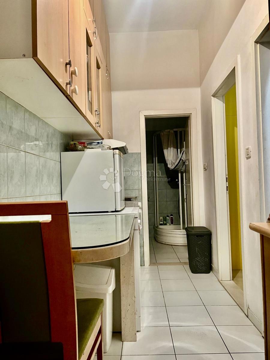 Locale commerciale Strožanac, Podstrana, 82,60m2