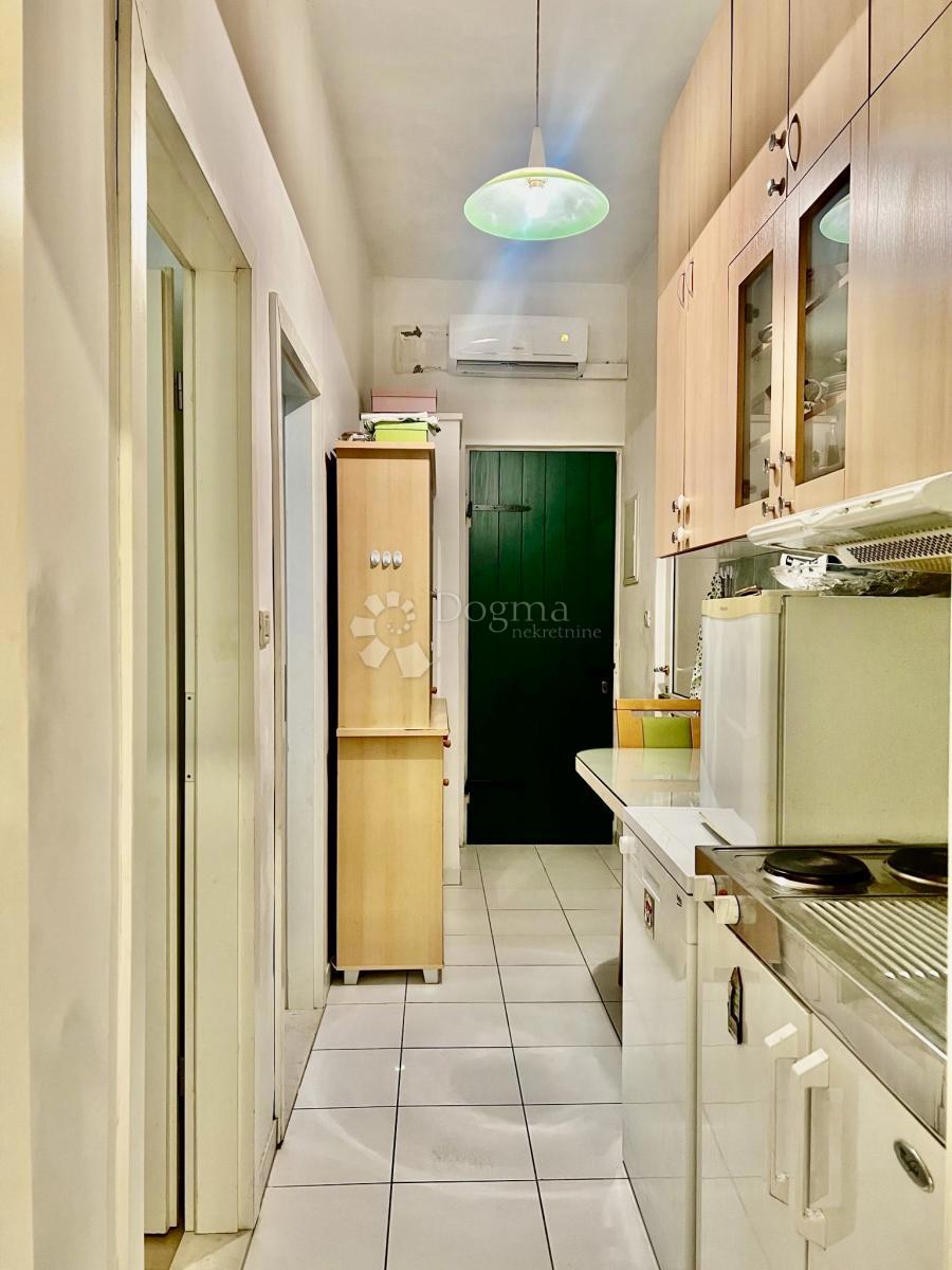 Locale commerciale Strožanac, Podstrana, 82,60m2