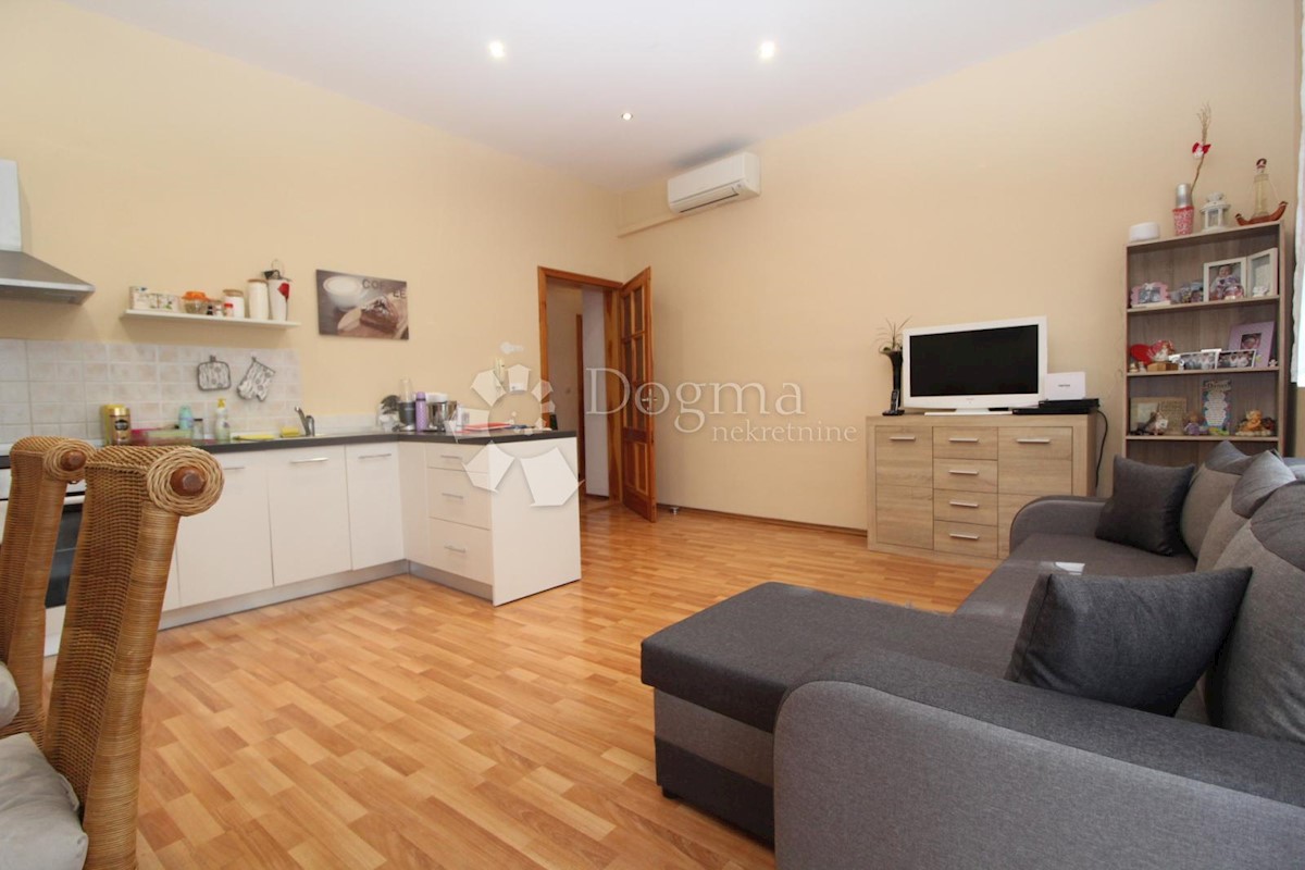 Allogio Crikvenica, 82m2