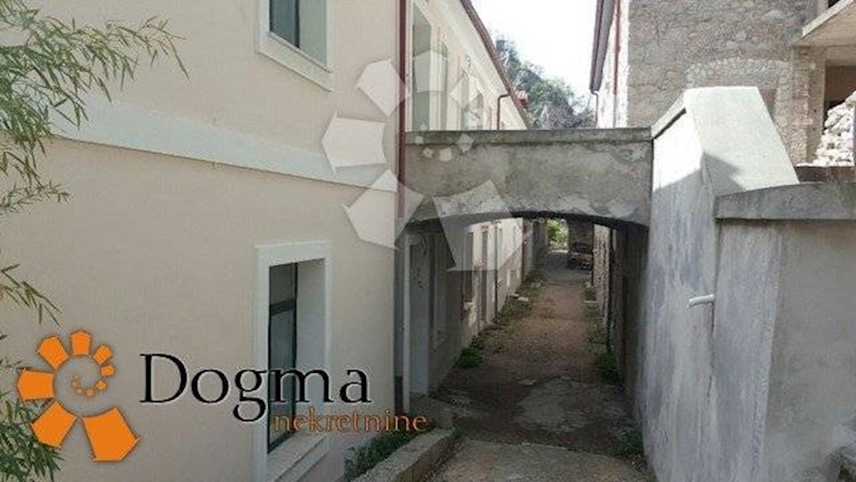 Locale commerciale Centar, Rijeka, 1.750m2