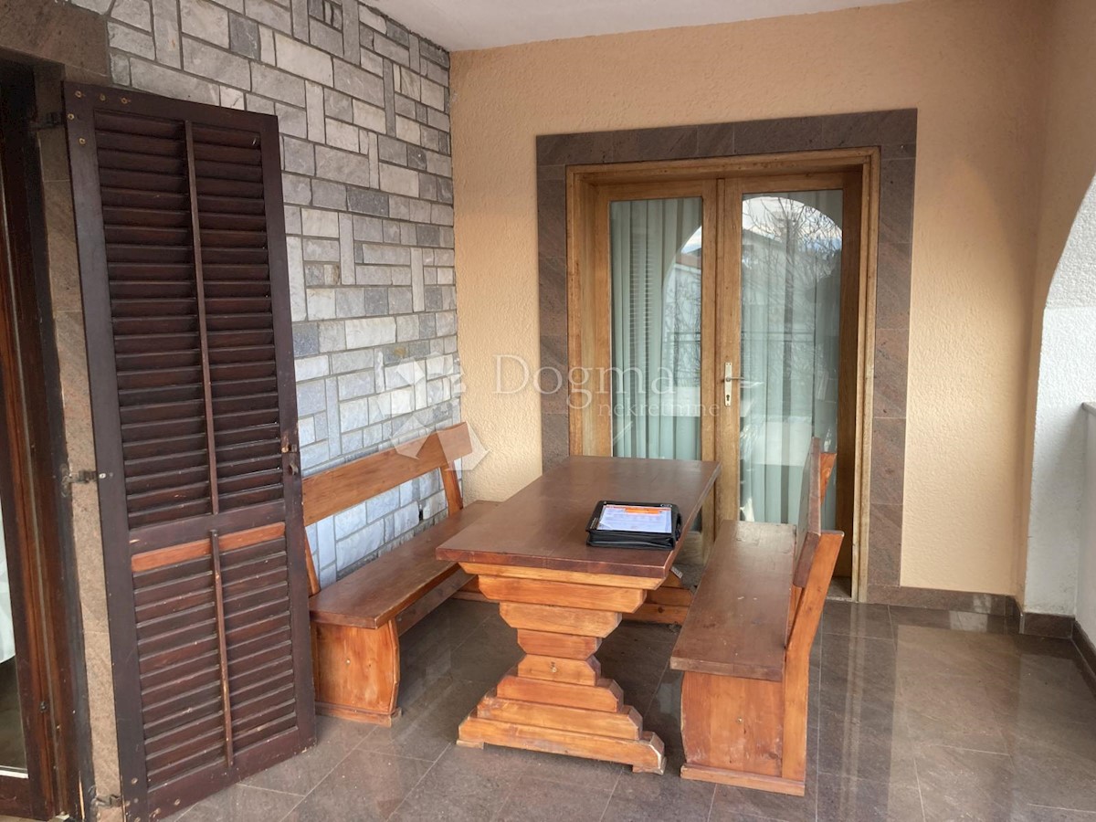 CASA CON RISTORAZIONE - OPPORTUNITÀ PER INVESTIMENTO!