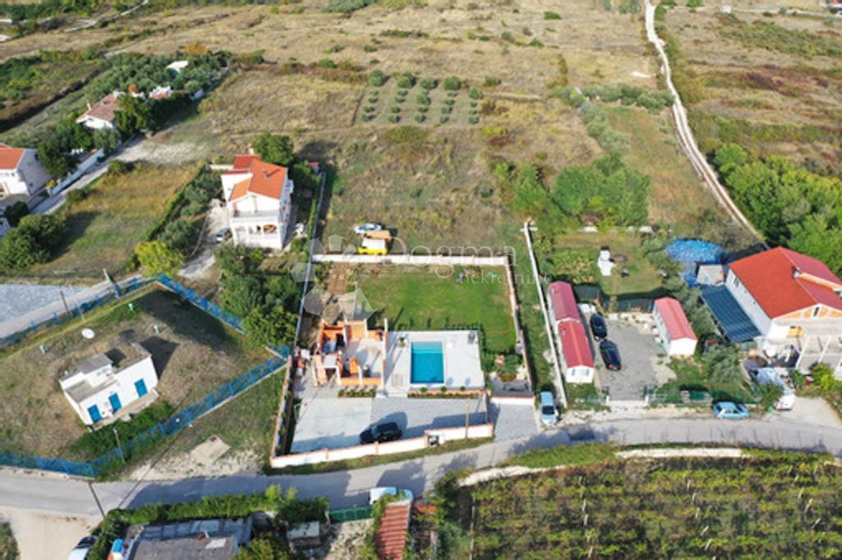 Terreno Crno, Zadar, 874m2