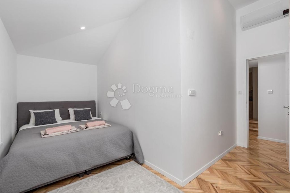 Allogio Opatija - Centar, Opatija, 74,22m2