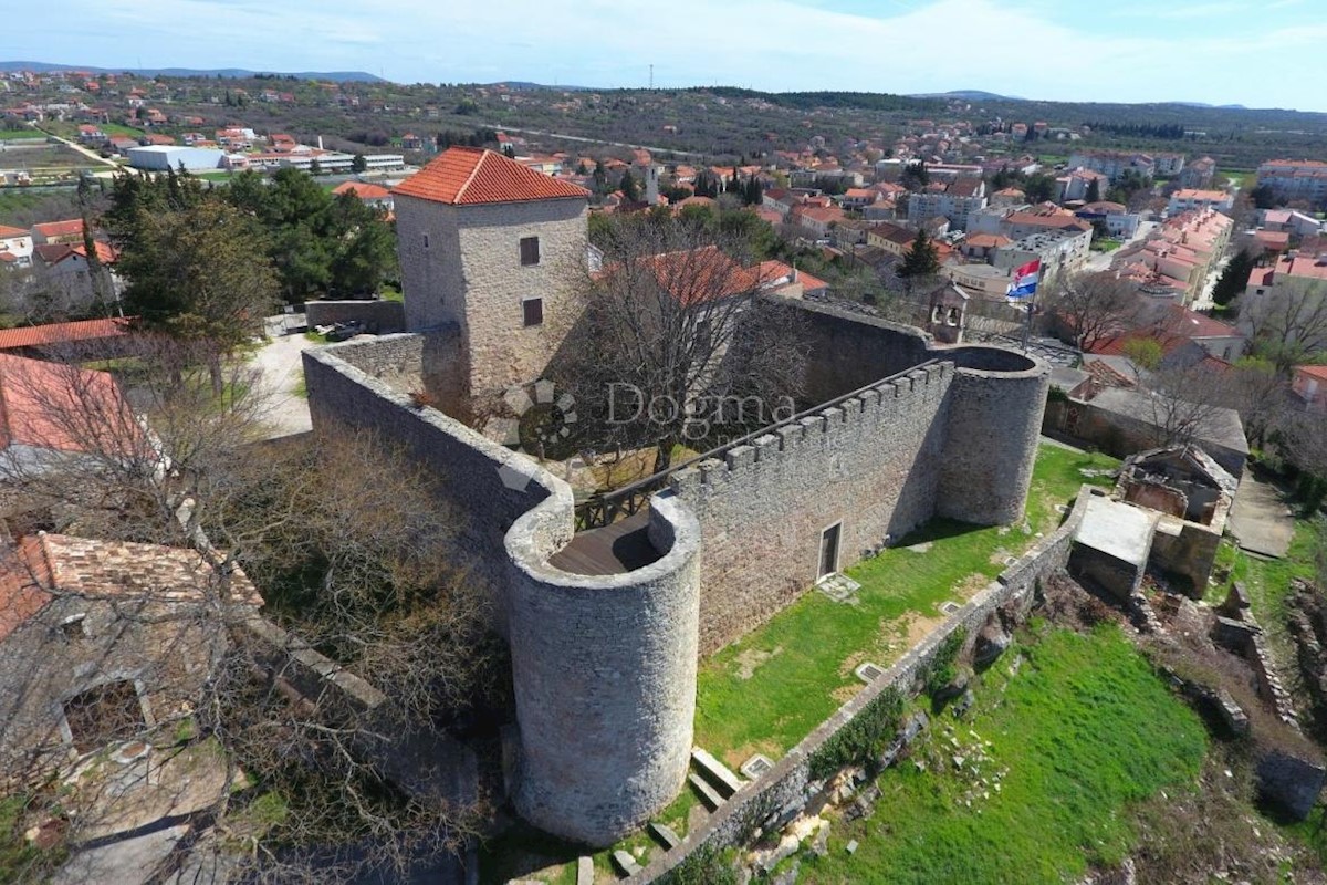 Terreno Benkovačko Selo, Benkovac, 1.111m2