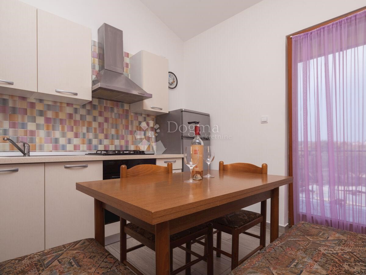 CASA PER 20 PERSONE, PISCINA, SALA, POSIZIONE TOP!