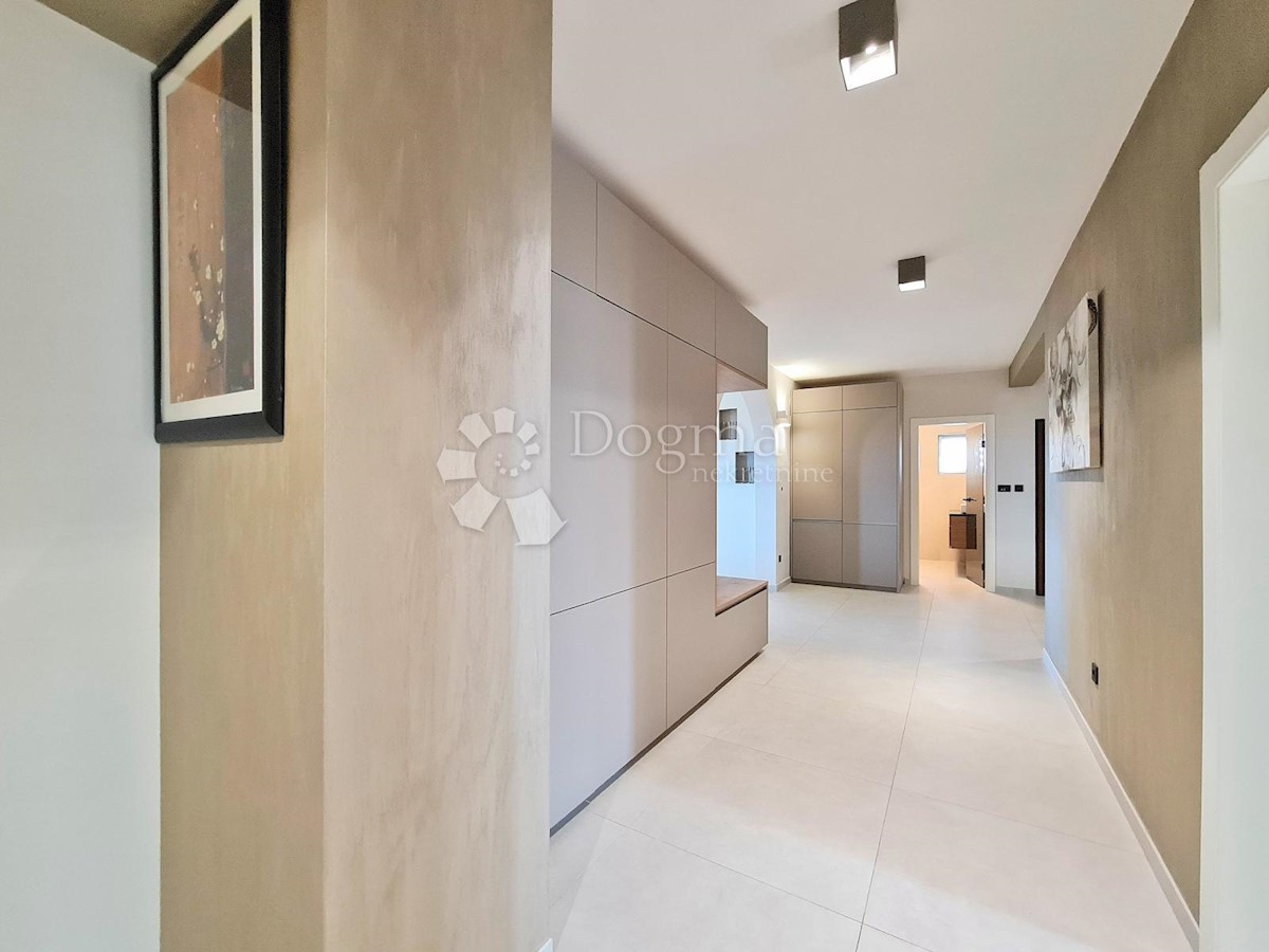 Allogio Pehlin, Rijeka, 217m2