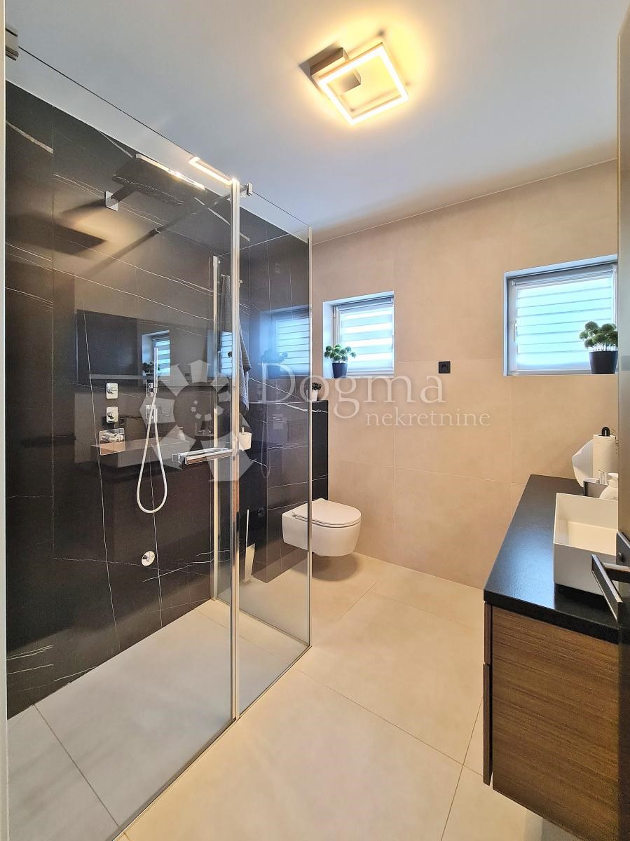 Allogio Pehlin, Rijeka, 217m2