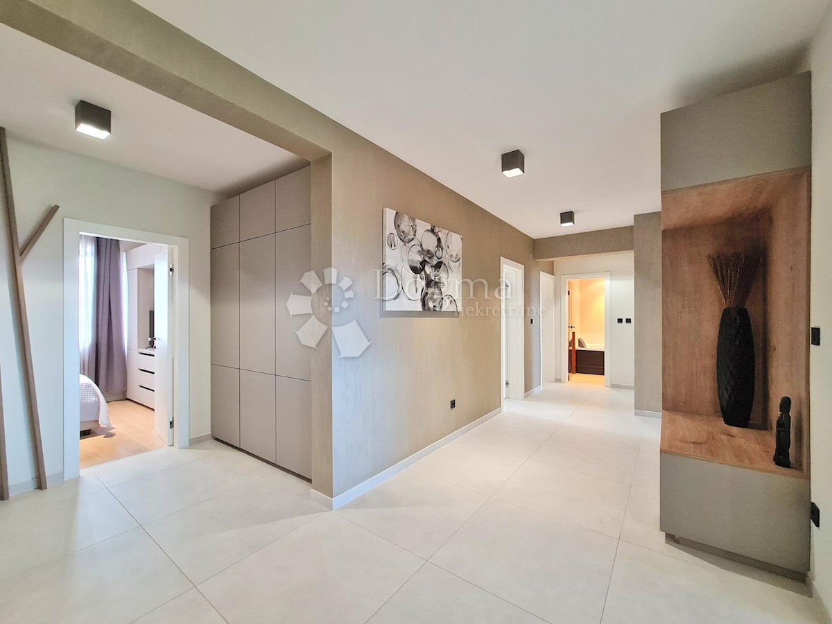 Allogio Pehlin, Rijeka, 217m2