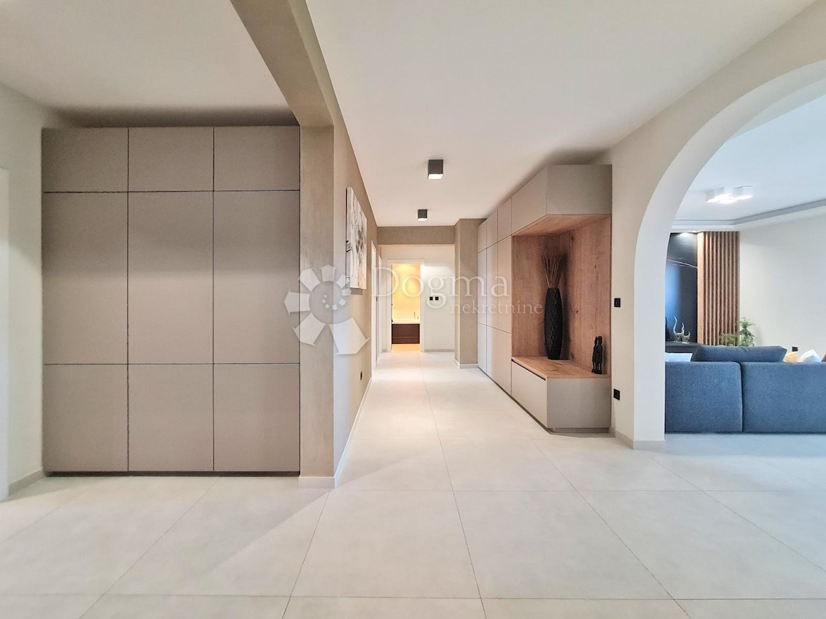 Allogio Pehlin, Rijeka, 217m2