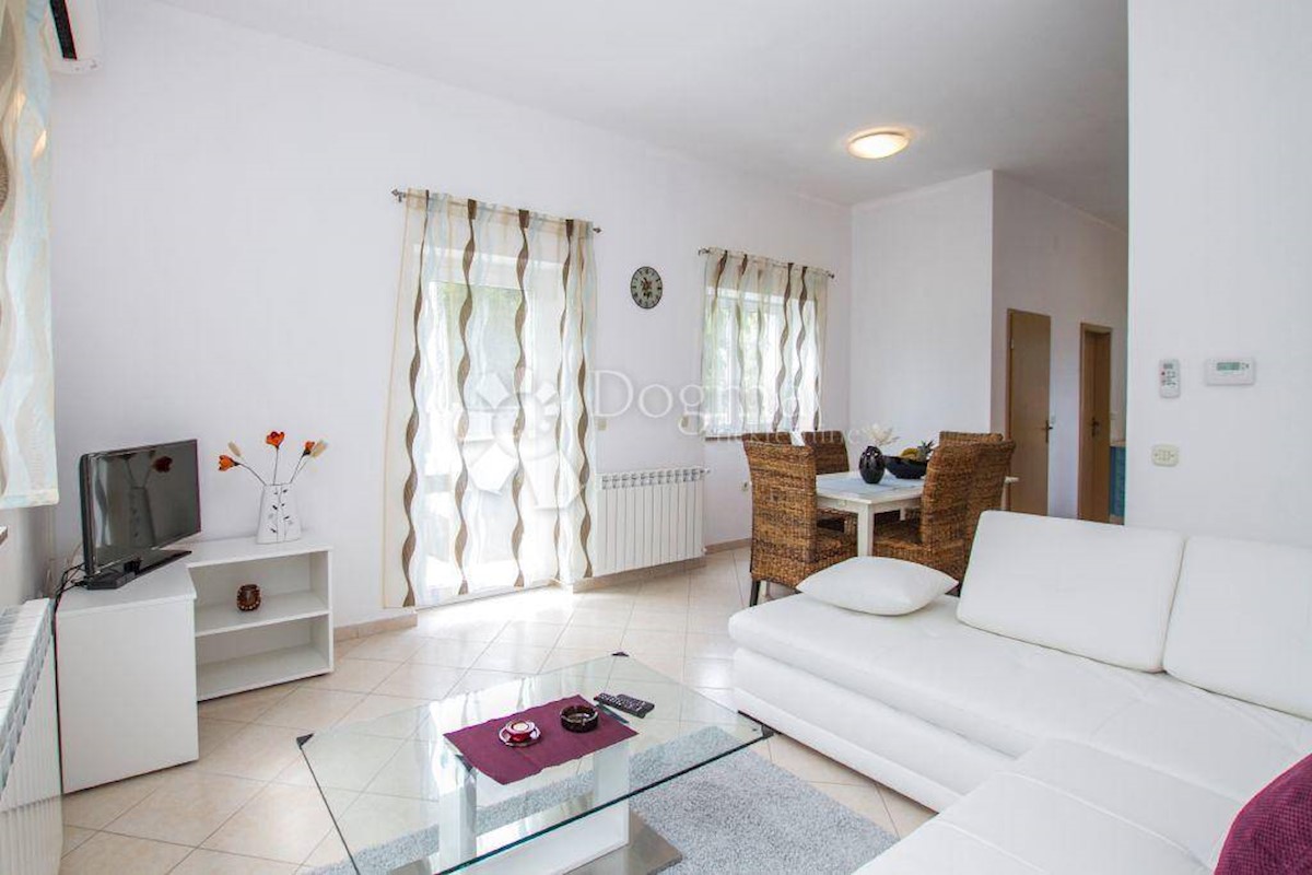 Casa Ravni, Raša, 199m2