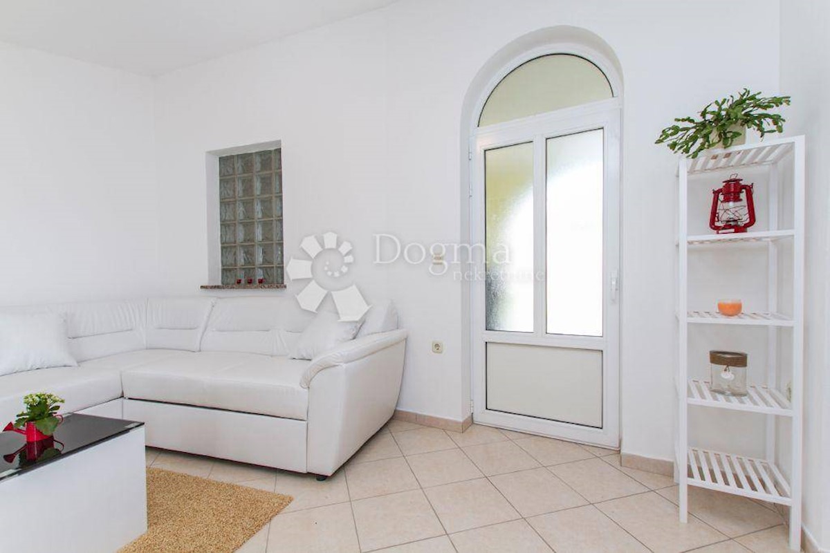 Casa Ravni, Raša, 199m2